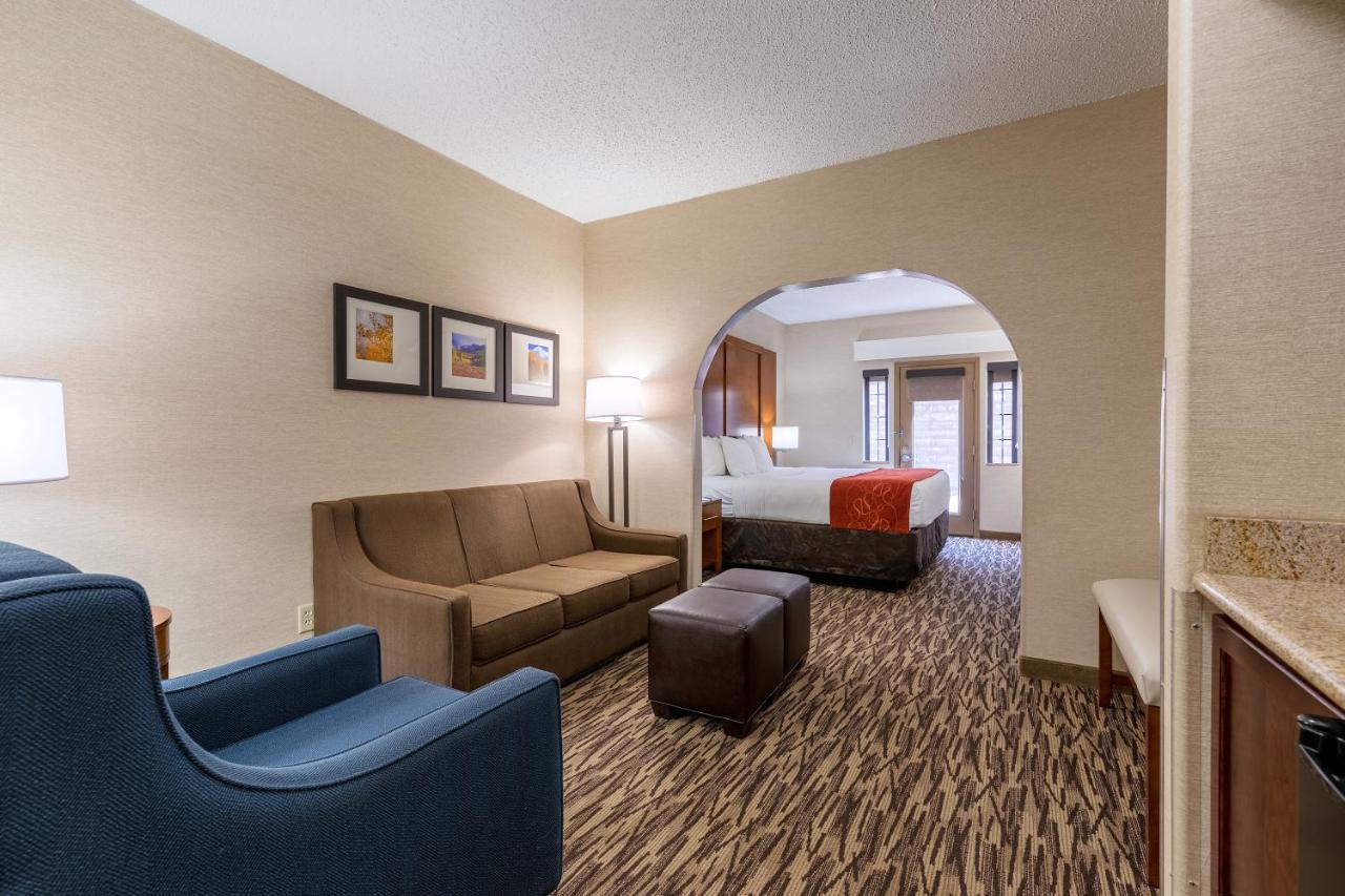 Comfort Suites Golden West On Evergreen Parkway Exterior photo