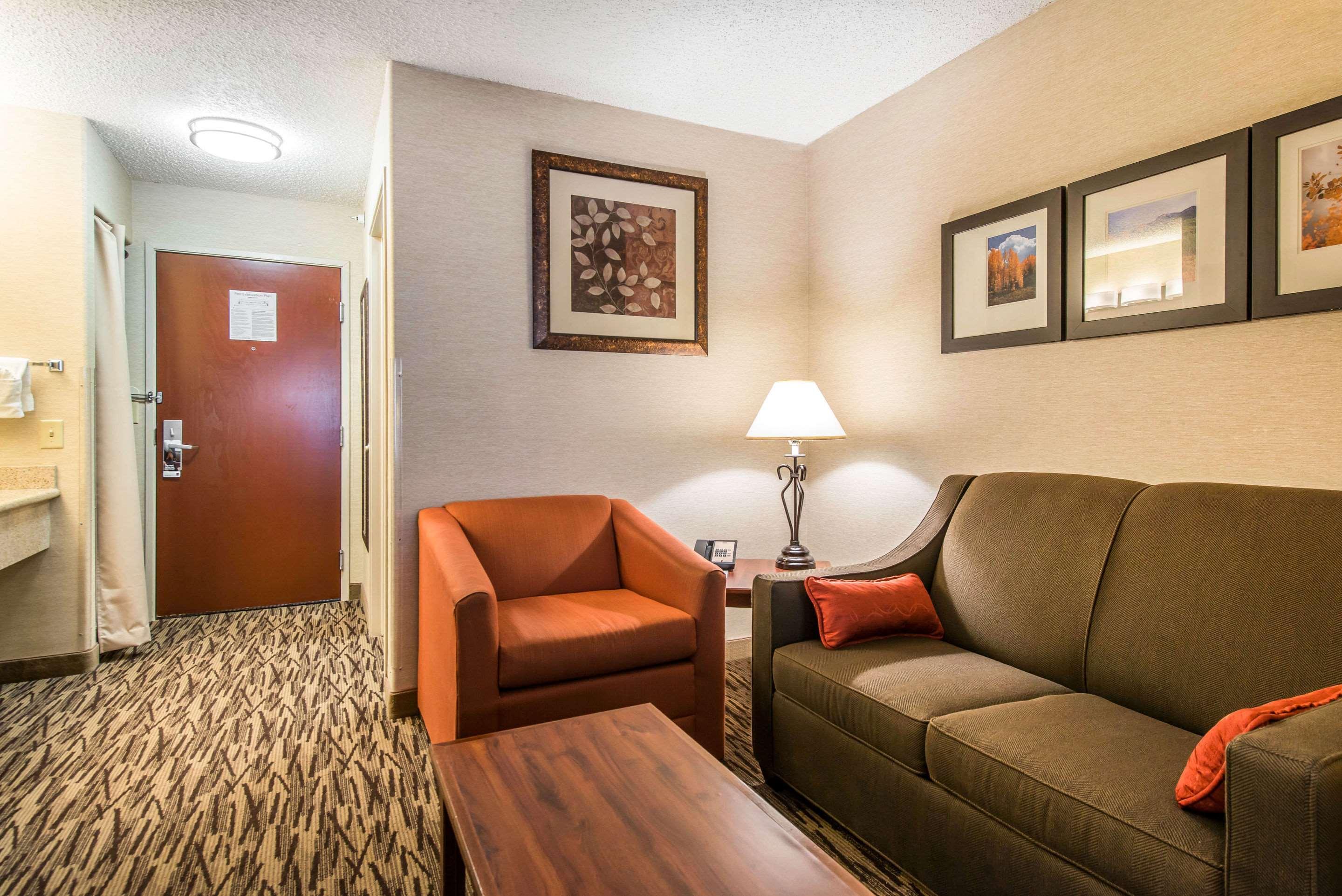 Comfort Suites Golden West On Evergreen Parkway Exterior photo