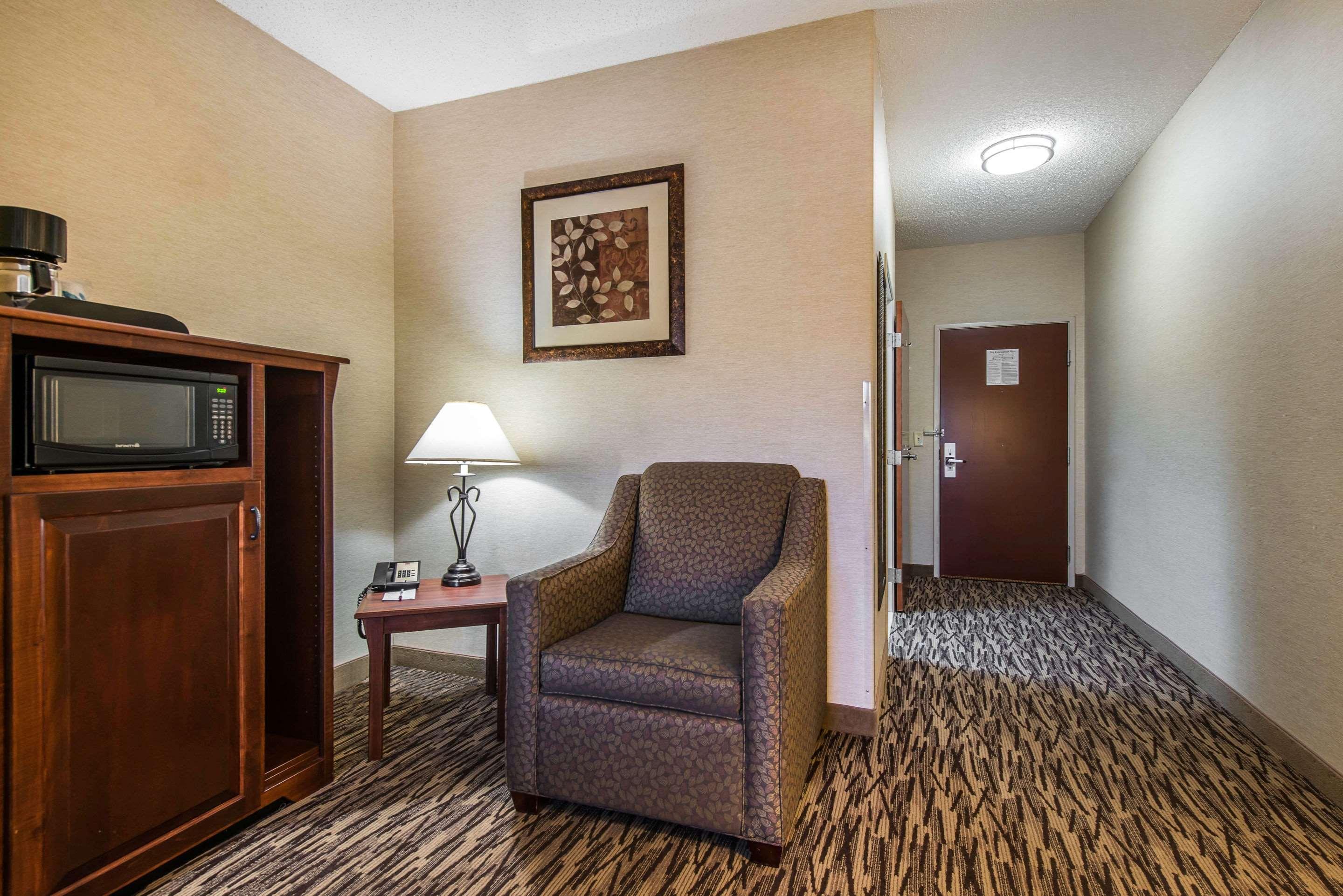Comfort Suites Golden West On Evergreen Parkway Exterior photo