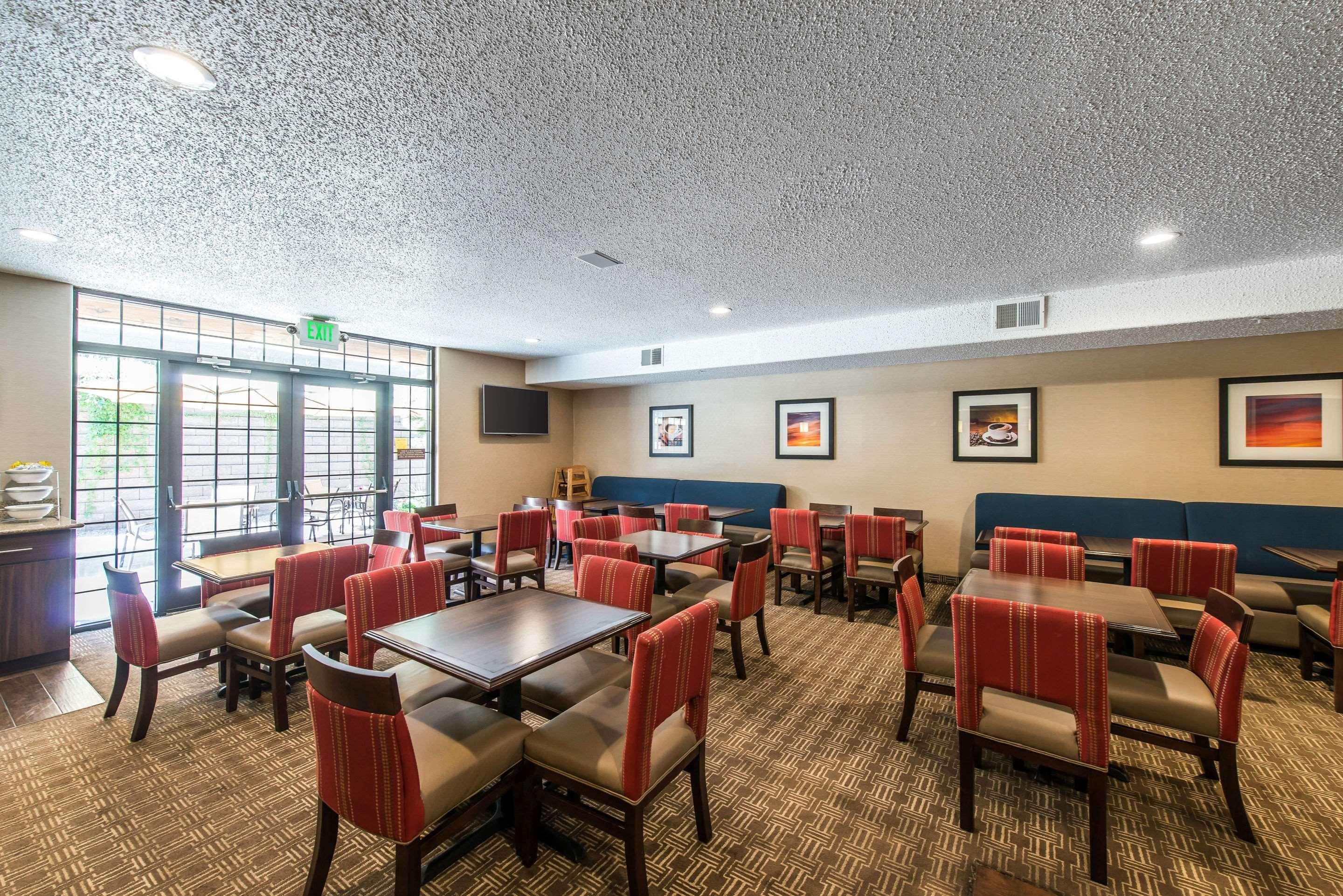 Comfort Suites Golden West On Evergreen Parkway Exterior photo