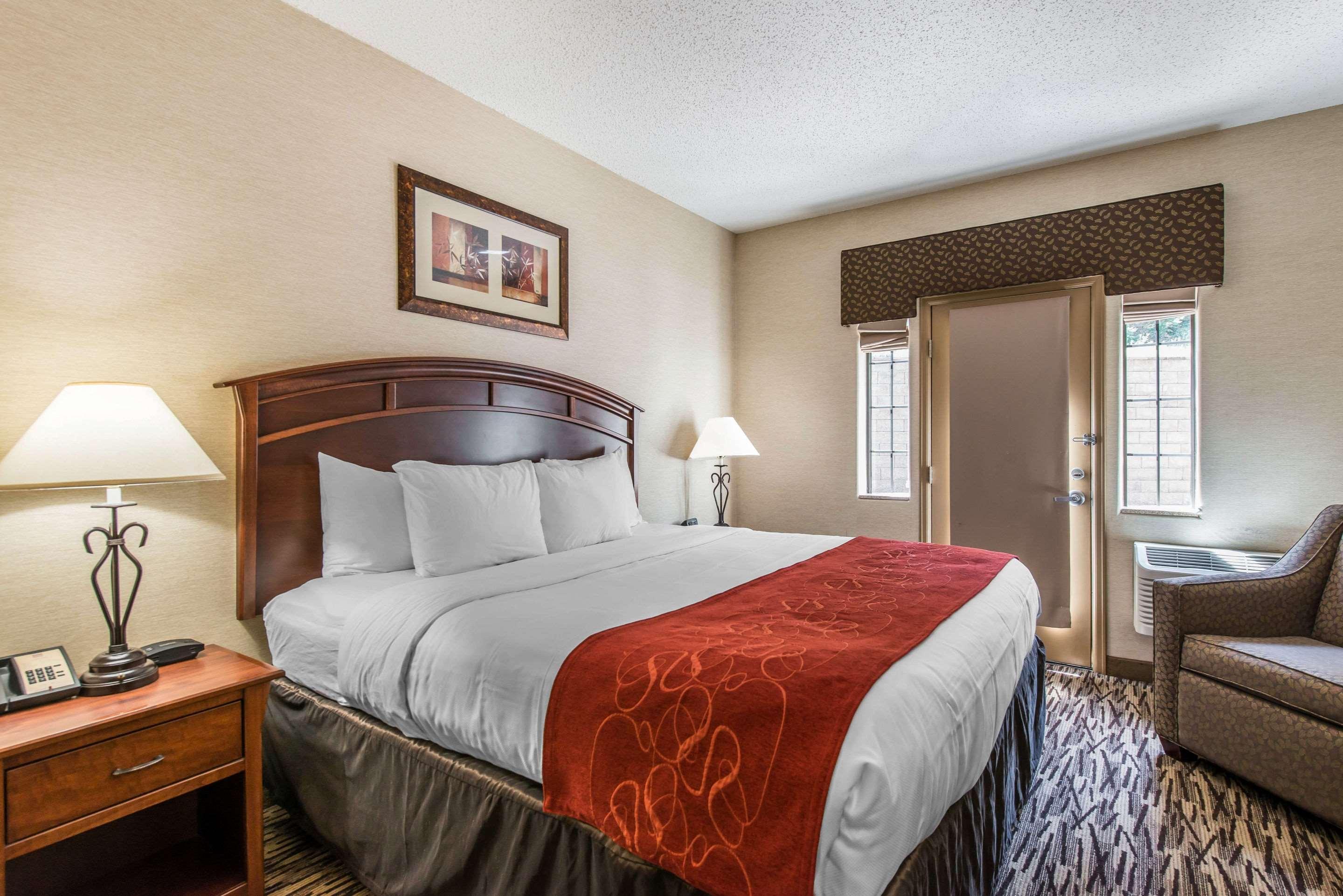 Comfort Suites Golden West On Evergreen Parkway Exterior photo