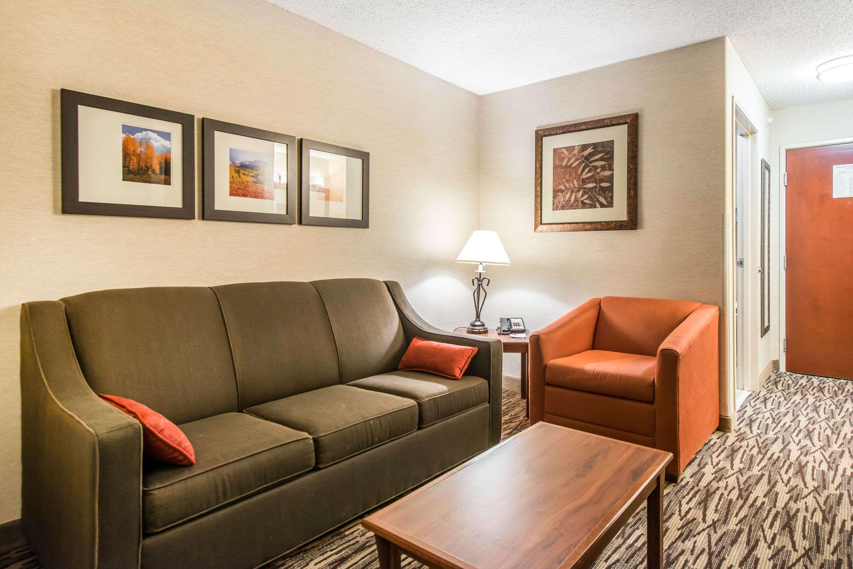 Comfort Suites Golden West On Evergreen Parkway Exterior photo